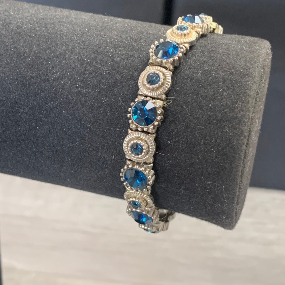 Vintage Silver Tone Blue Crystal Stretch Bracelet Round Sapphire Blue Stones